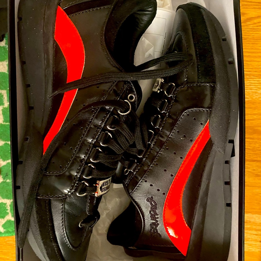 DSquared2 black men’s sneakers with orange stripe